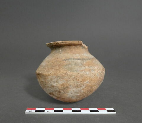 vase, image 1/1