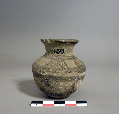 vase, image 1/1