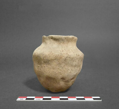 vase, image 1/1