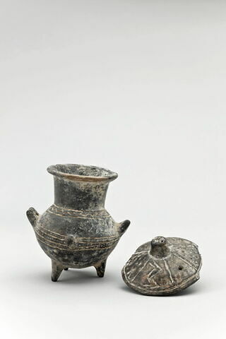 vase  ; couvercle, image 2/7