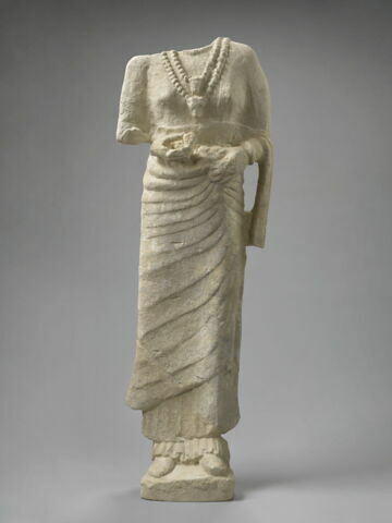 statue ; sculpture, image 3/4