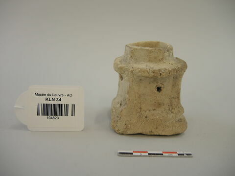 vase  ; boîte, image 1/2