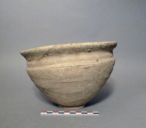 vase, image 1/1