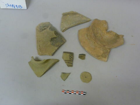 vase, image 3/3