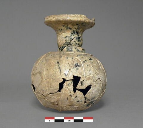 vase, image 2/2