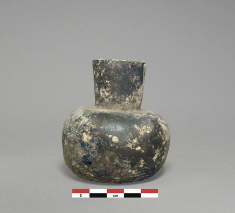 vase, image 1/1