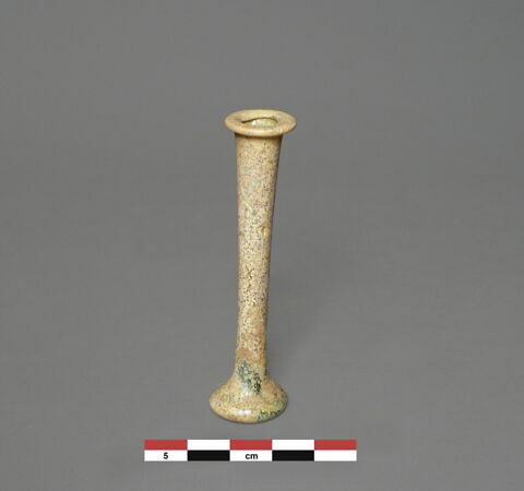 vase, image 2/2
