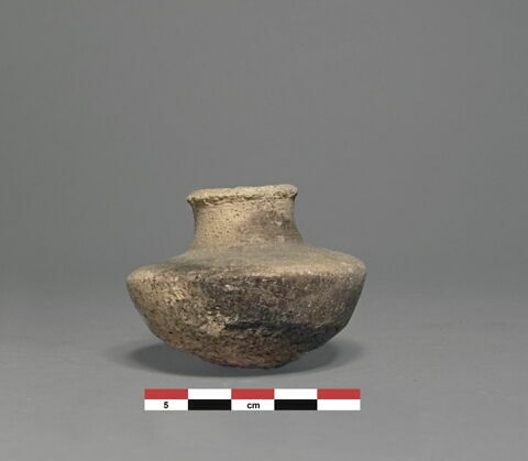 vase, image 1/1