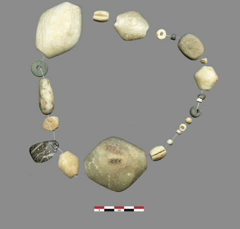 collier ; perle, image 2/2
