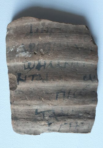 ostracon ; fragment, image 1/2