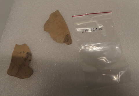 vase  ; ostracon, image 1/3
