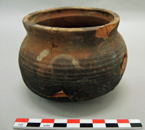 vase, image 1/1