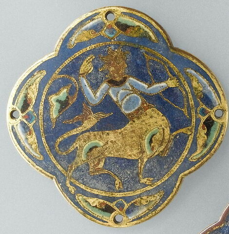 Médaillon quadrilobé : un centaure tirant à l'arc, image 2/2
