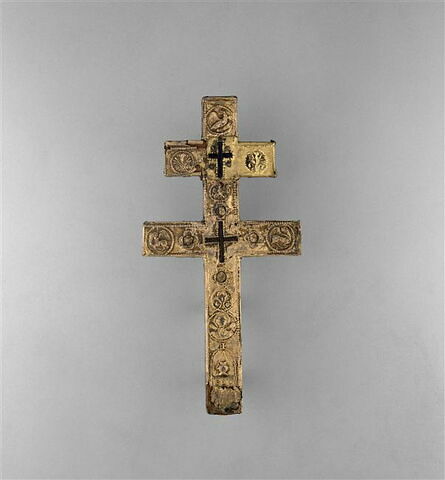 Staurothèque : Croix du reliquaire à double traverse