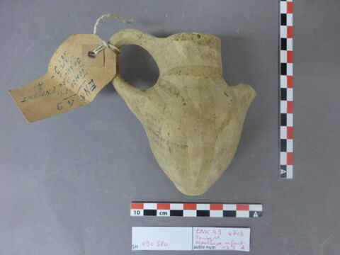 vase, image 3/3