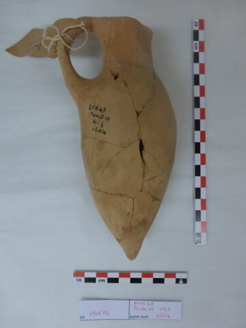 vase, image 1/3
