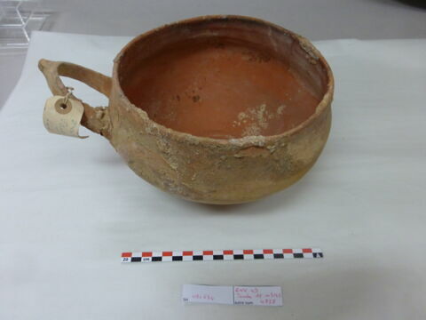 vase, image 1/3