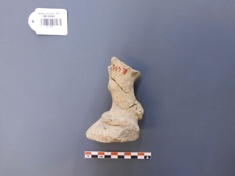pied de vase ; figurine, image 1/4