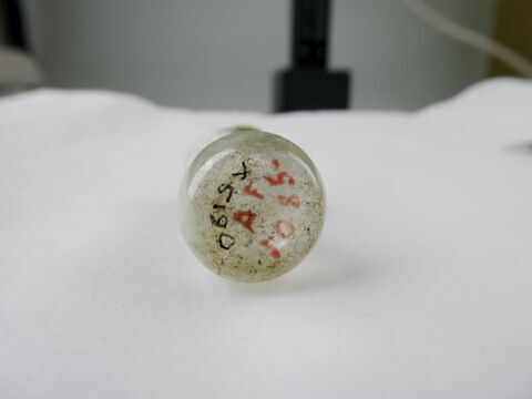 flacon ; vase ; plusieurs fragments recollés, image 2/3