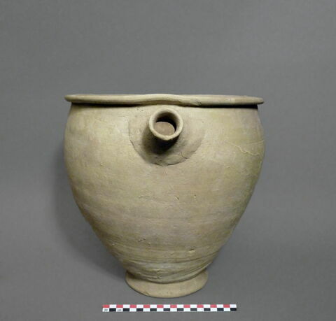 vase, image 2/2