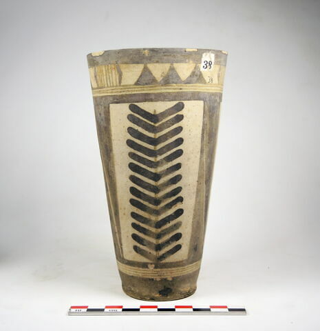 vase, image 2/2