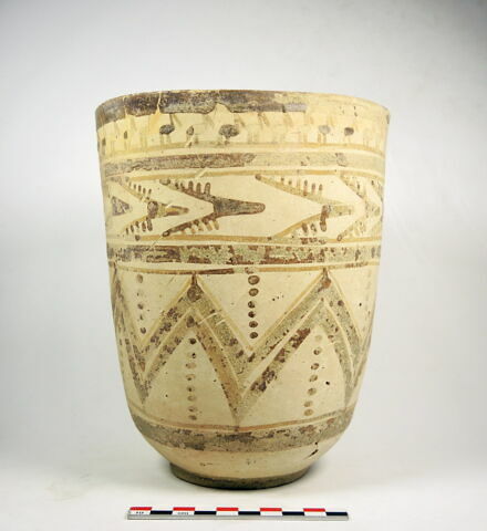 vase, image 3/3