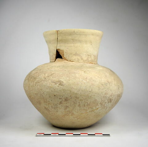 vase, image 1/1