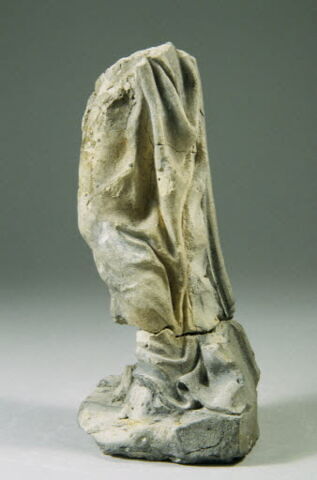 sculpture, fragment, image 4/4