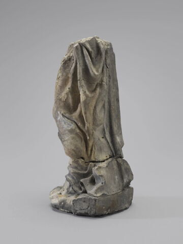 sculpture, fragment, image 1/4