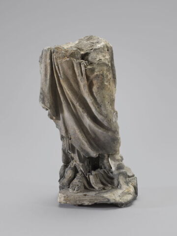 sculpture, fragment, image 3/4