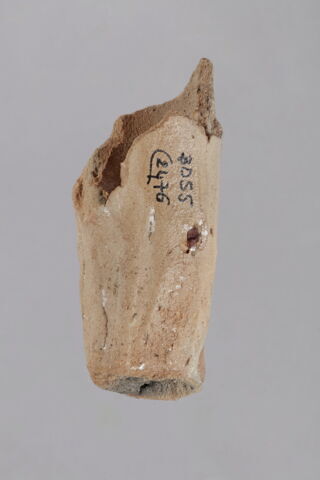 sculpture, fragment, image 2/2