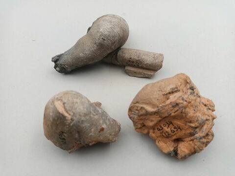 sculpture, fragment, image 3/8