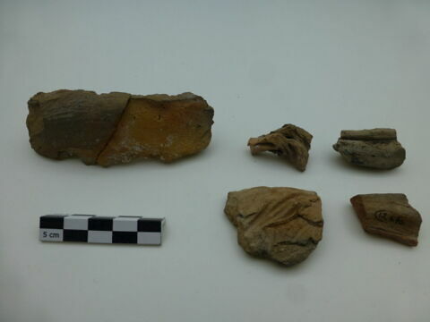 sculpture, fragment, image 1/5