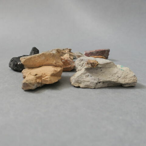 sculpture, fragment, image 3/3