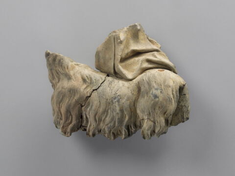 sculpture, fragment, image 1/2