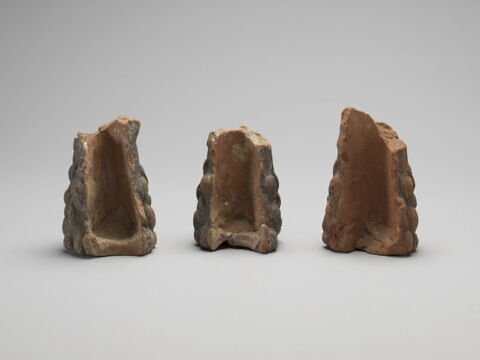 sculpture, fragment, image 2/3