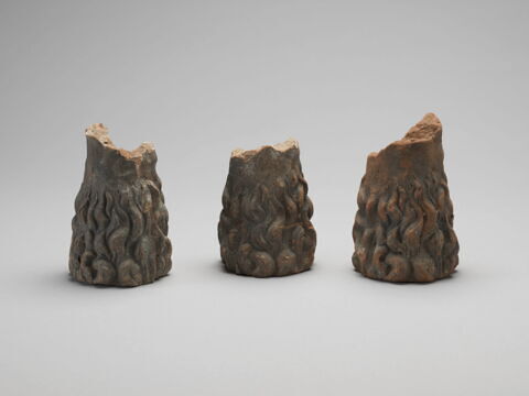 sculpture, fragment, image 1/3