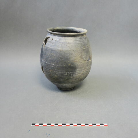 vase ; pot, image 2/5