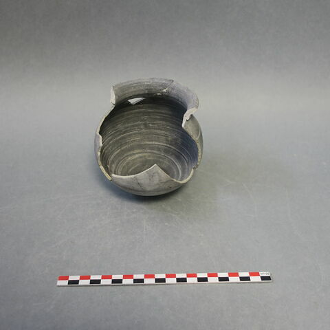 vase ; pot, image 3/4