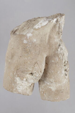 Partie inférieure d'un torse d'homme nu