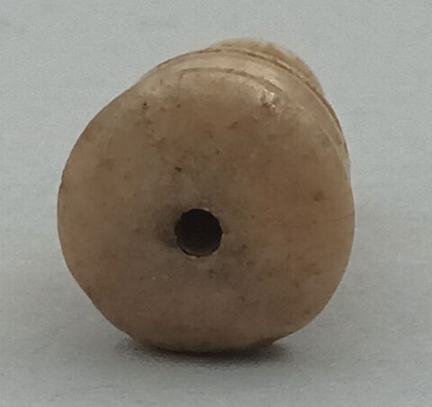 instrument de tissage, filature, couture ; bijou, parure, amulette ; instrument de toilette, image 5/5