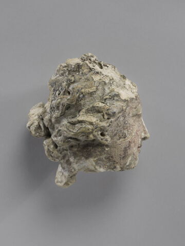 tête féminine, image 2/3