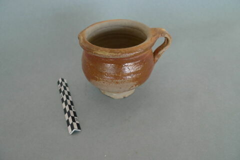 pot, image 3/3