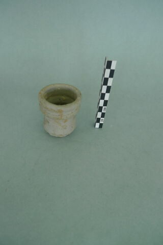 pot, image 3/3