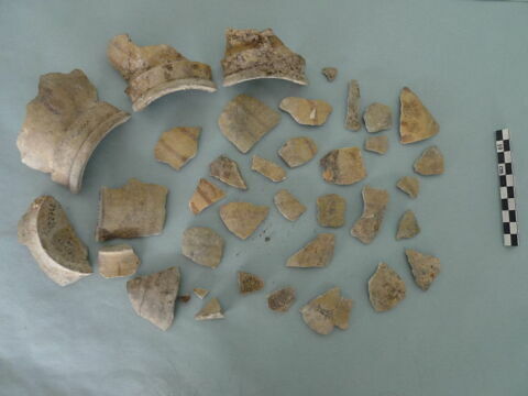 col, fragment ; tesson, image 3/3