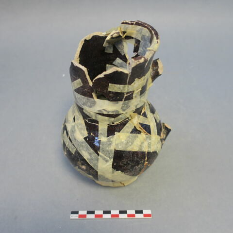 pichet, image 2/2