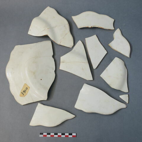 plat, fragment, image 2/2