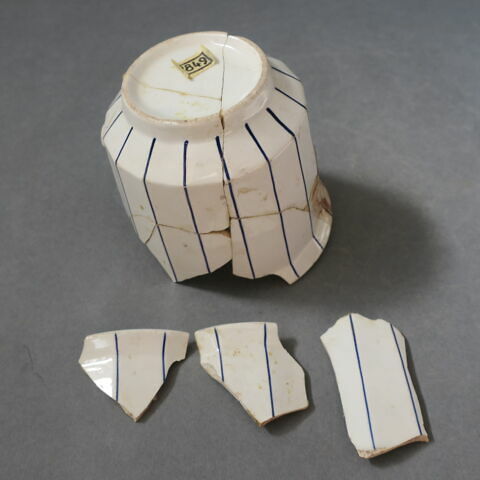 pot, image 3/3