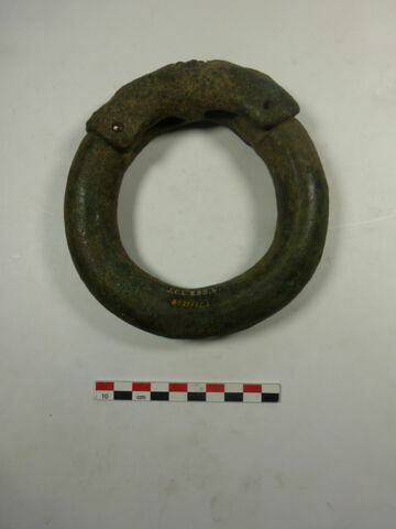 bracelet, image 2/2