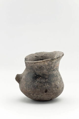 vase, image 2/3